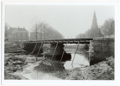 De in 1884 gebouwde Bosschebrug werd in 1957 afgebroken, om te worden vervangen door de huidige verkeersbrug.