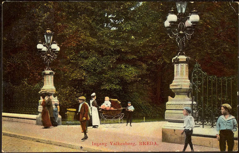 De nieuwe park-entree op een kleurenprent uit circa 1910.