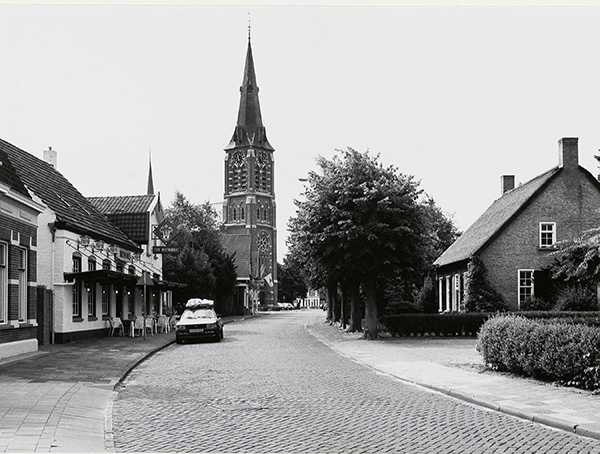 De Kerkstraat in Bavel (1995)